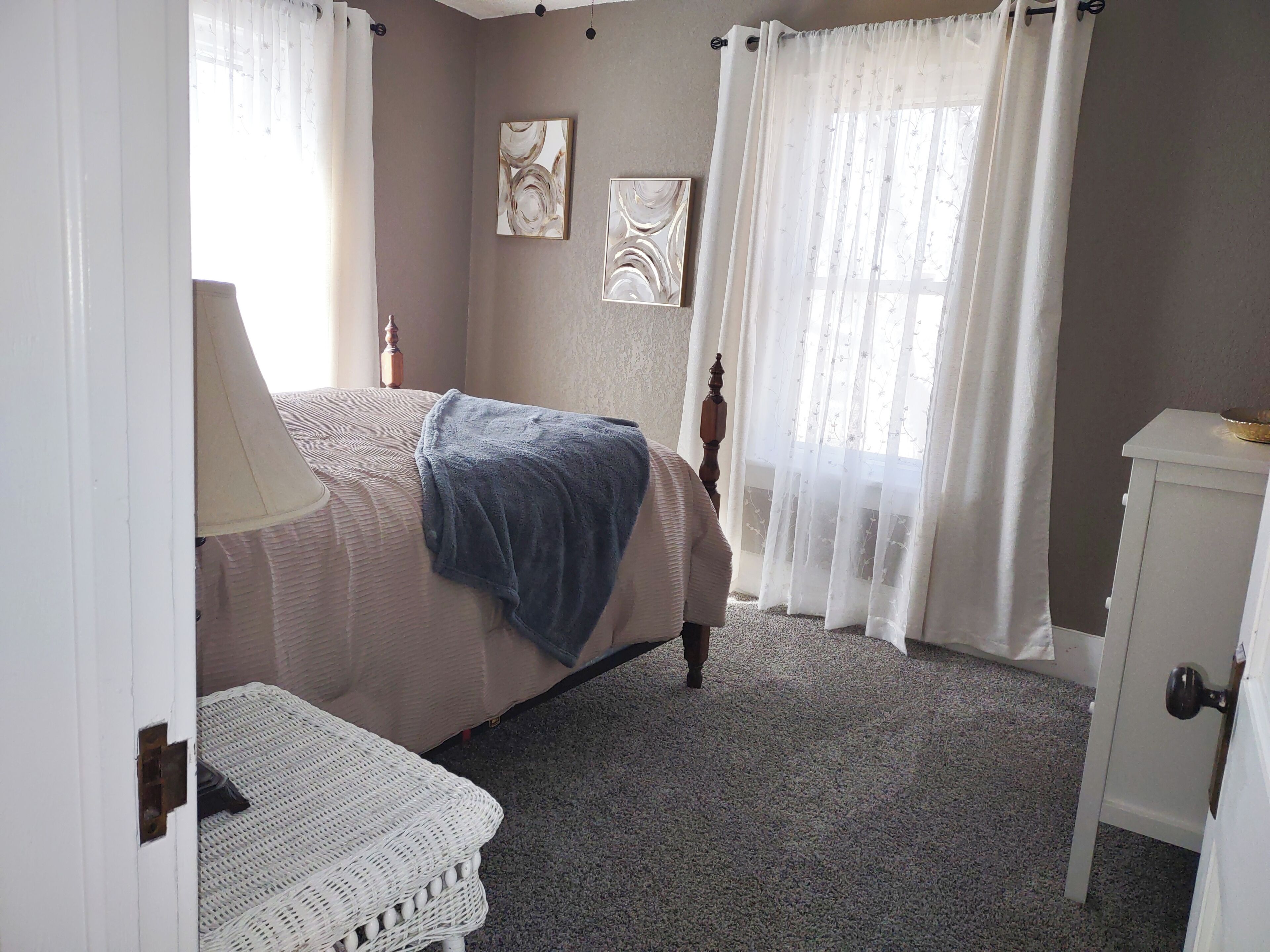 4 chambres, fer et planche à repasser, Wi-Fi, draps fournis