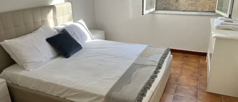 Tabla de planchar con plancha