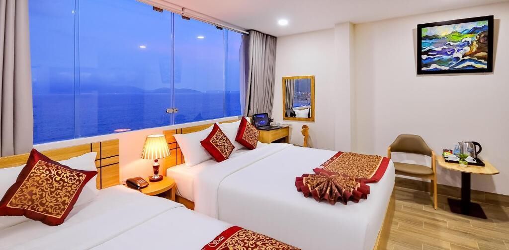 Deluxe Triple Room, Sea View | In-room safe, soundproofing, free WiFi, wheelchair access