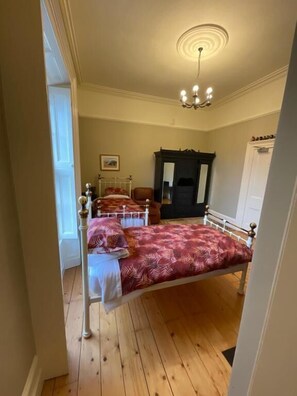 Twin Room, Courtyard View