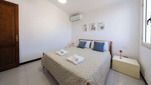 2 quartos, ferros/tábuas de passar roupa, Wi-Fi, roupa de cama