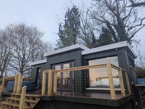 Exterior - Beautiful cosy cabin for two with Hot Tub (Enniskillen)