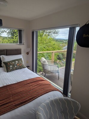 Iron/ironing board, free WiFi, bed sheets - Beautiful cosy cabin for two with Hot Tub (Enniskillen)