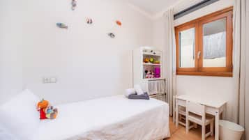 3 Schlafzimmer, BĂŒgeleisen/BĂŒgelbrett, WLAN, BettwĂ€sche