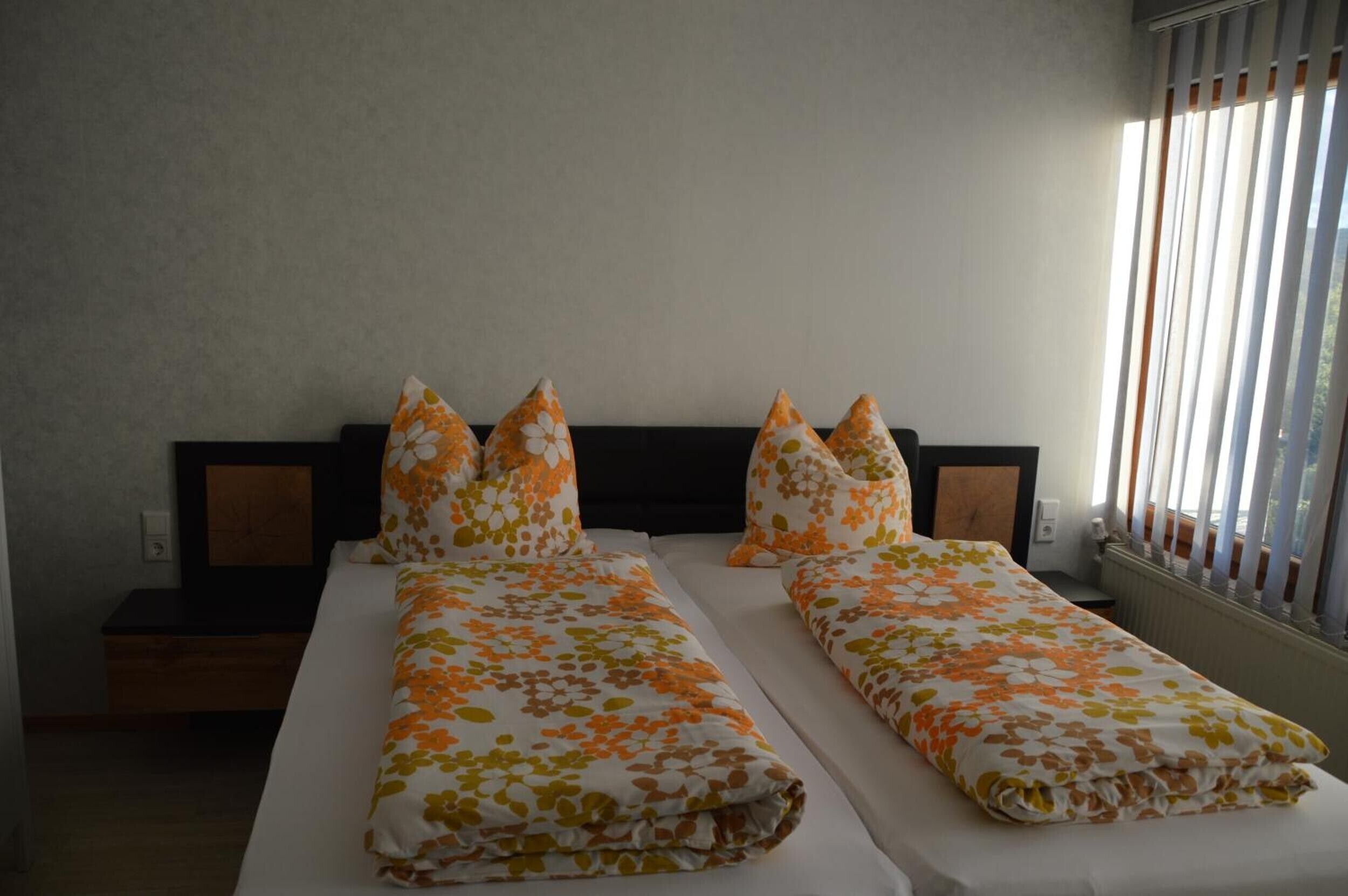 WiFi, bed sheets, wheelchair access
