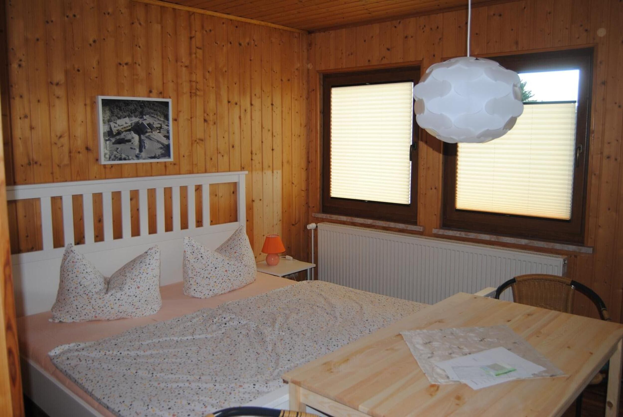 WiFi, bed sheets