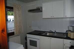 Geladeira, fogão, cooktop, cafeteira/chaleira