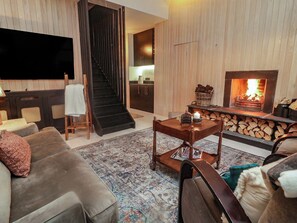 Living area - Hanowen House (Dungloe)