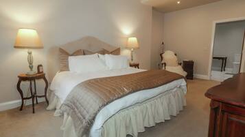 4 bedrooms, individually decorated, individually furnished, free WiFi