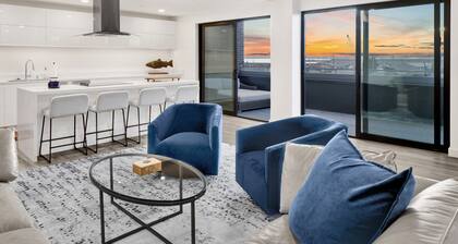 Bellingham Waterfront Penthouse • Wraparound Balcony, Downtown & Near WWU