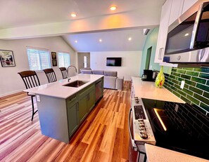 Fridge, microwave, oven, stovetop - Harbourview Hideaway (Sooke)