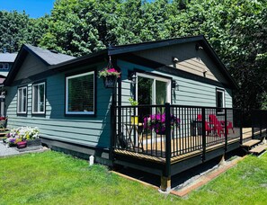 Exterior - Harbourview Hideaway (Sooke)