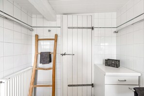 Interior - Holiday Home 'Achtern Diek' with Private Terrace, Garden and Wi-Fi (Schülp)