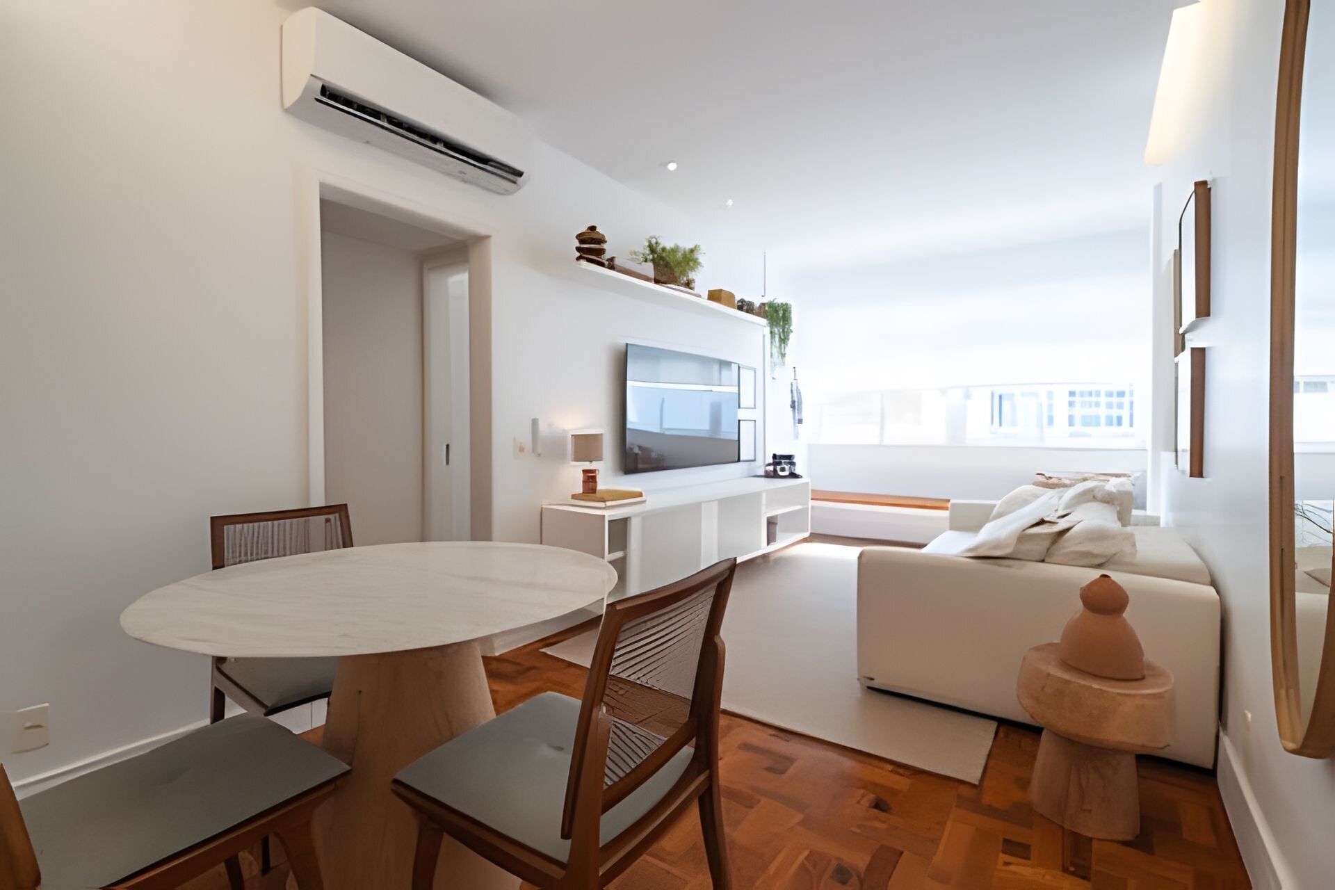 Basic Apartment | Living area