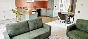 Apartment Sleeps 4 With Balcony and Parking