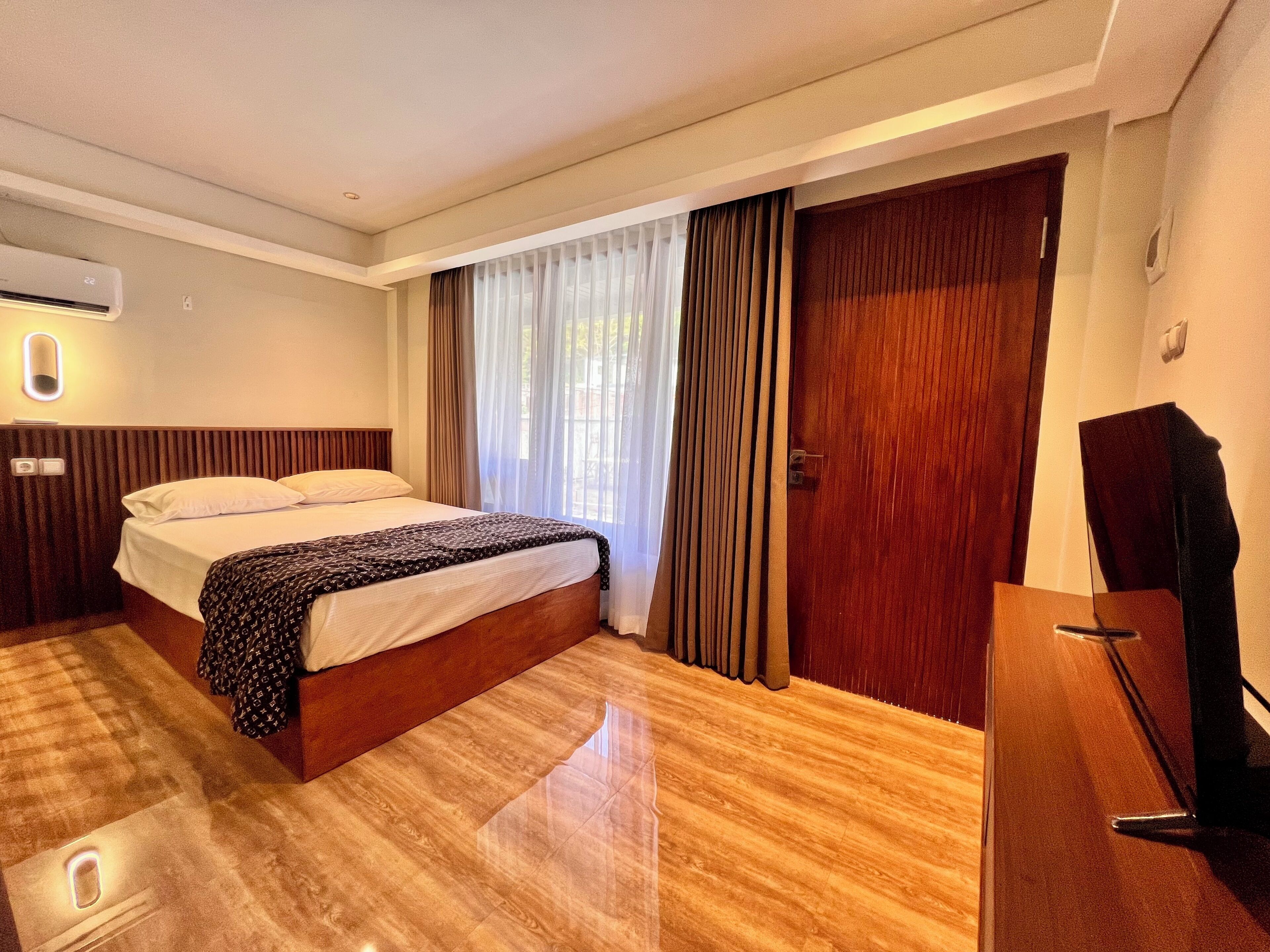 Chambre Double Deluxe, balcon, vue piscine | Rideaux occultants, chambres insonorisées, Wi-Fi gratuit