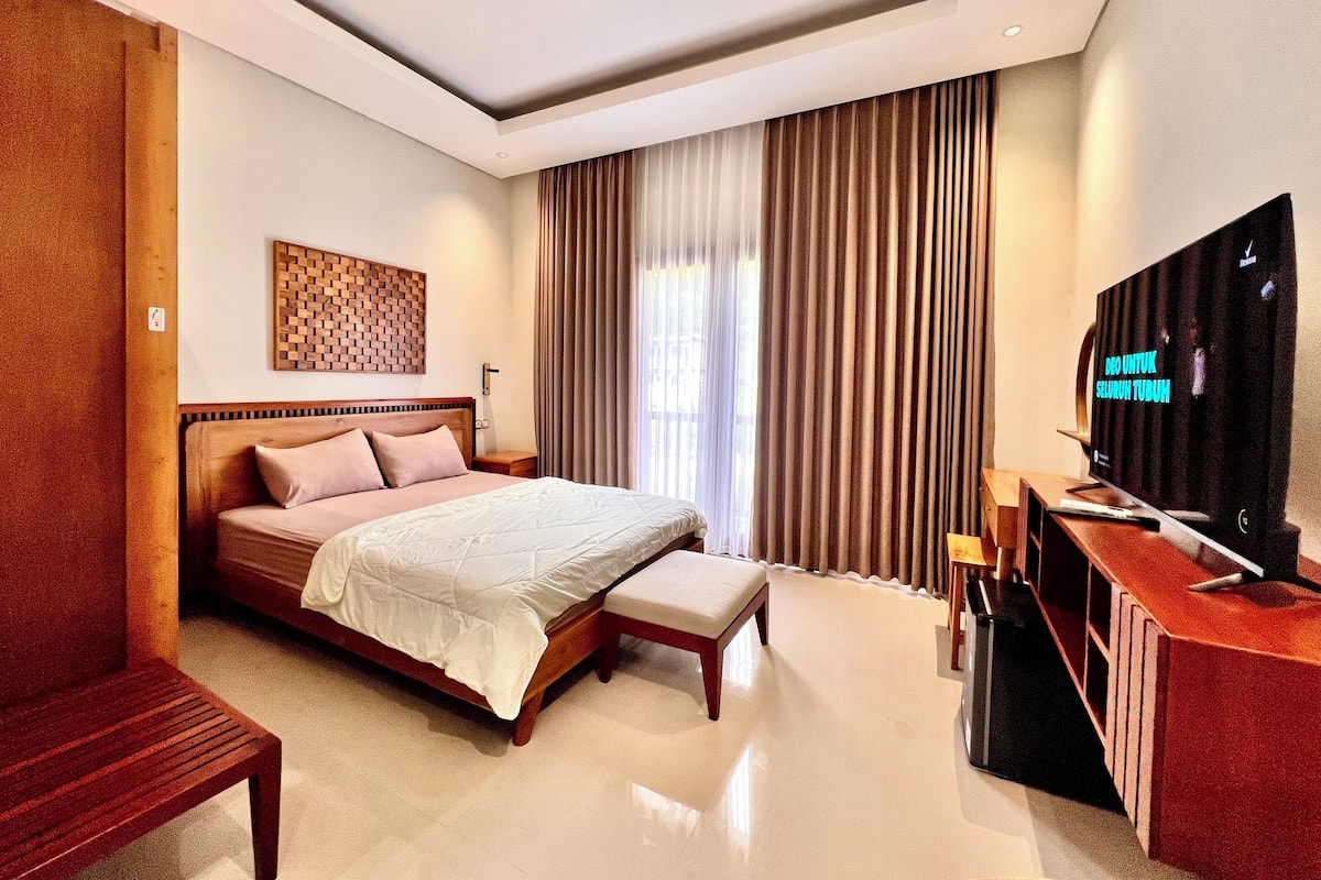 Deluxe Double Room, Balcony, Pool View | Blackout curtains, soundproofing, free WiFi