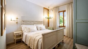 3 bedrooms, iron/ironing board, WiFi (free)