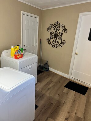 Interior - Cozy and Quiet in Joplin (Joplin)