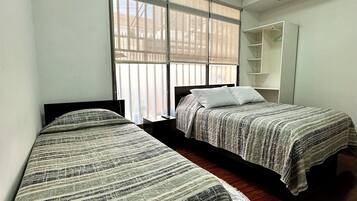 Habitación Deluxe, vistas al jardín | Wifi gratis y accesible en silla de ruedas