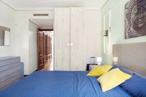 2 chambres, fer et planche à repasser, draps fournis