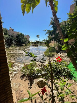 Property grounds - Holiday Home 'Magnificent Bungalow 2 Floors 110' with Lake View, Shared Pool and Private Terrace (San Fernando)
