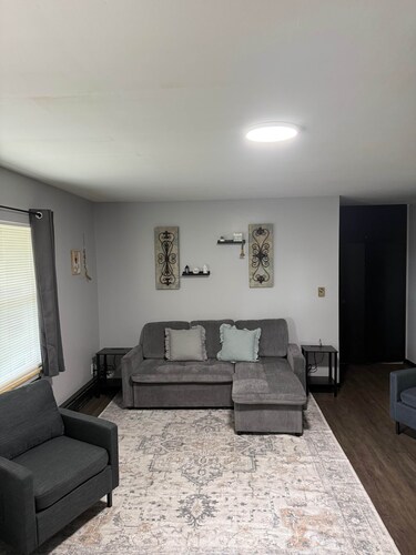 Cozy Retreat 717 W Orange St Hoopeston IL 60942