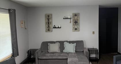 Cozy Retreat 717 W Orange St Hoopeston IL 60942