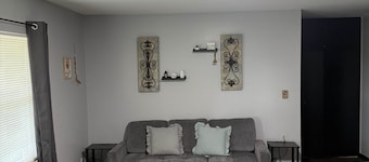 Cozy Retreat 717 W Orange St Hoopeston IL 60942