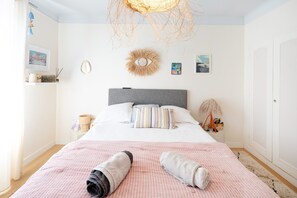 4 dormitorios, tabla de planchar con plancha, wifi y ropa de cama