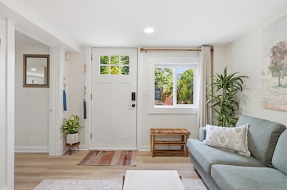 Stylish and spacious! New 2-bedroom apartment in beautiful NE Portland!