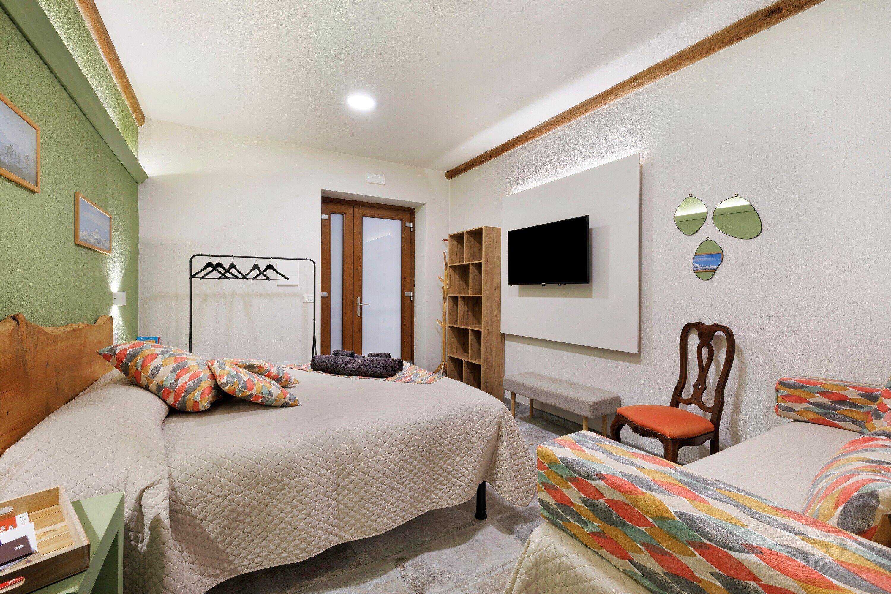 1 bedroom, WiFi, bed sheets