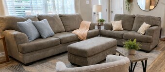 Modern Knoxville Retreat/Clean Calm Comfort Family or Work/ Near UT & Downtown