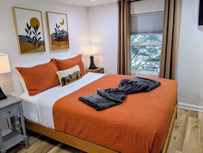 3 Schlafzimmer, Schreibtisch, Bügeleisen/Bügelbrett, kostenloses WLAN