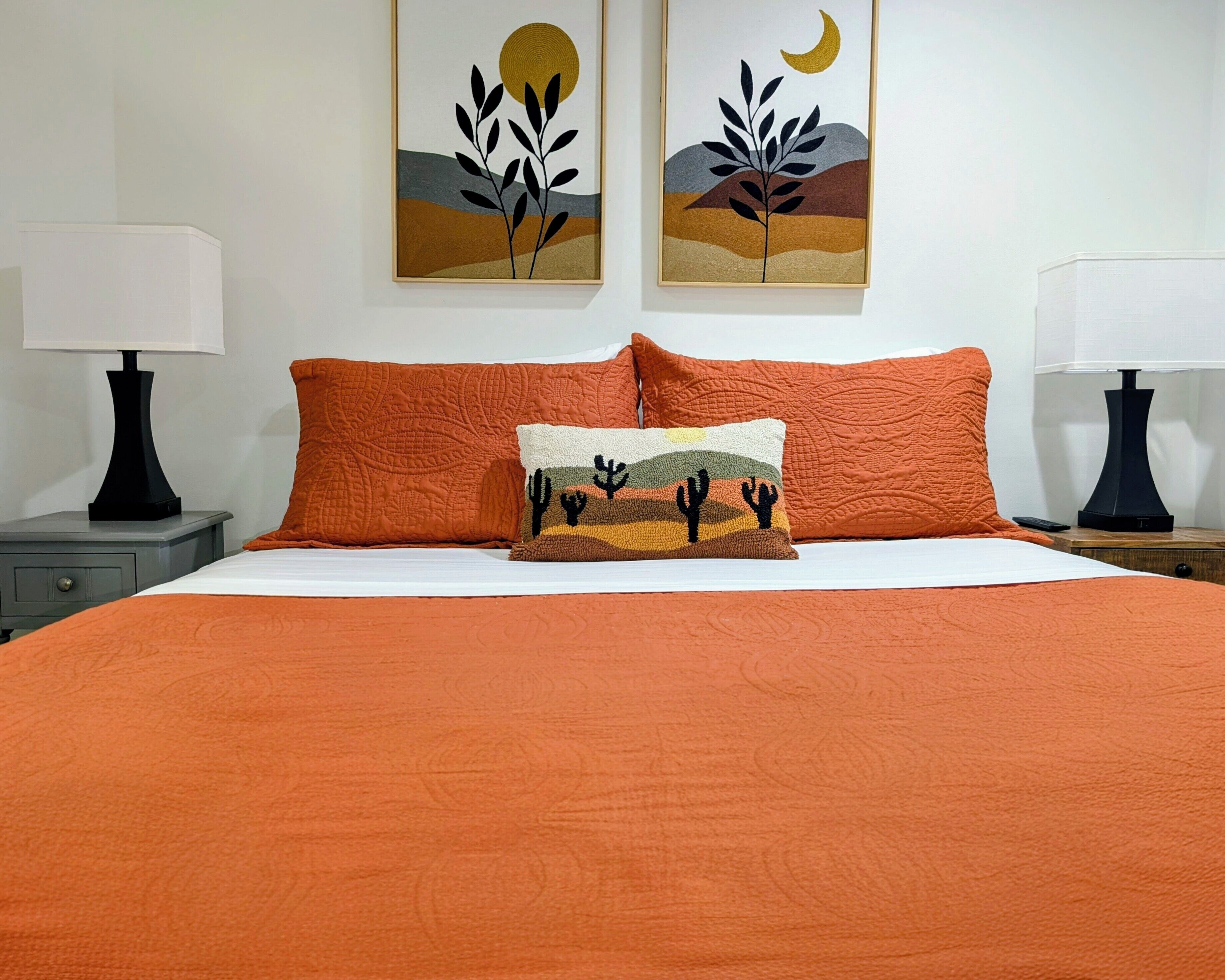 3 bedrooms, desk, iron/ironing board, free WiFi