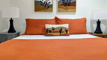 3 bedrooms, desk, iron/ironing board, free WiFi