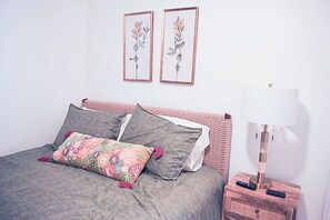 Internet, bed sheets - BRAND NEW 5 bedroom house steps to Downtown Put-In-Bay - The Pearl House (Put-in-Bay)