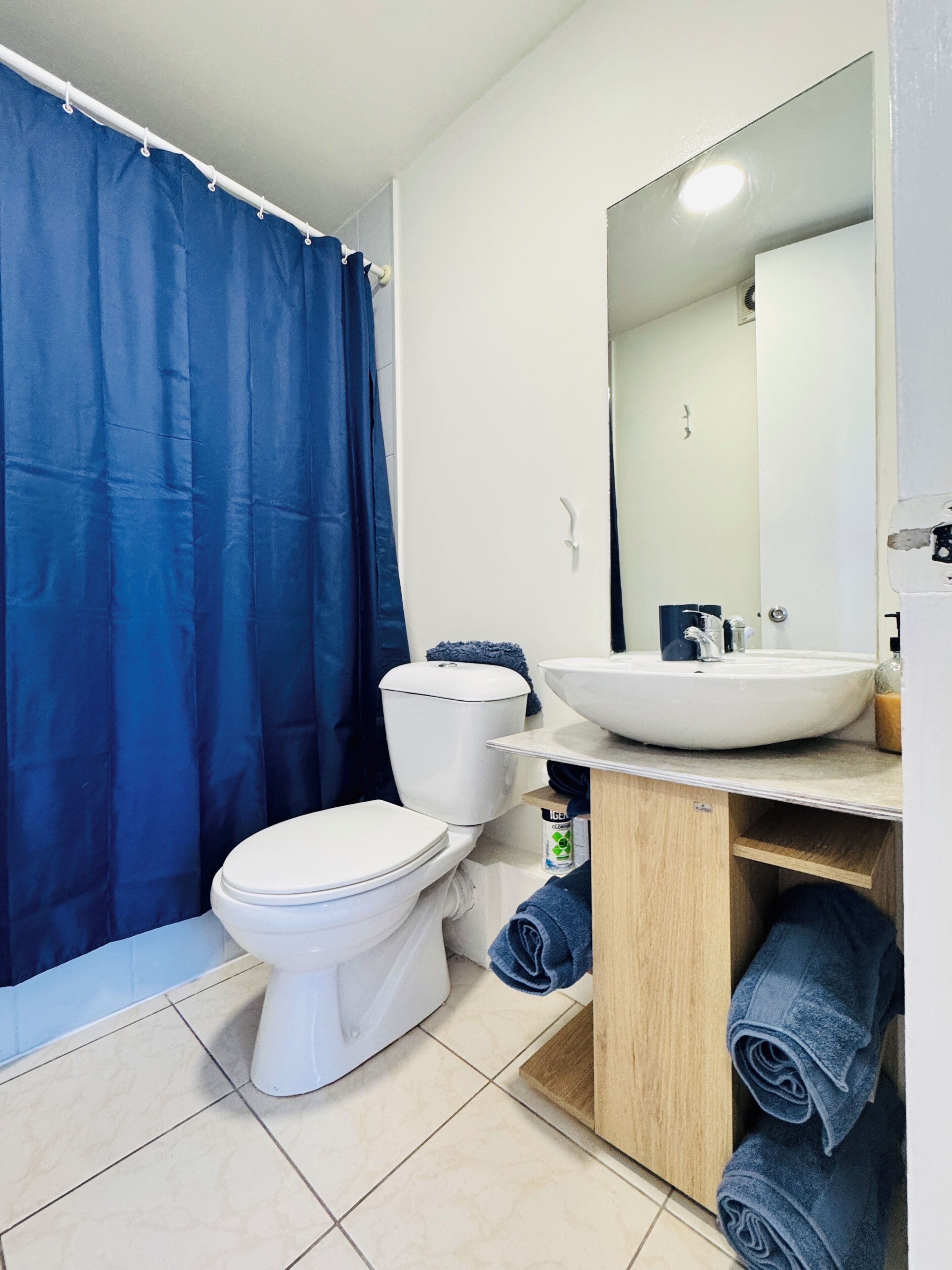 Apartament, 3 dormitoris, cuina, vistes a la ciutat | Bany