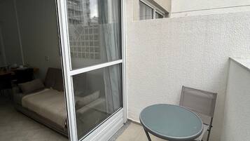 Apartment | Outdoor dining