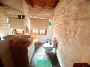 Shower, hair dryer, towels, shampoo - H7 - (Familiar) Triple / Cuádruple (San Pedro de Atacama)
