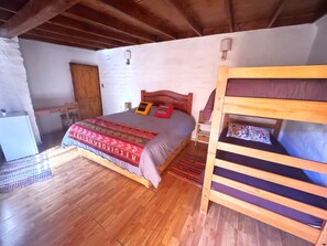 Desk, free WiFi, bed sheets - H7 - (Familiar) Triple / Cuádruple (San Pedro de Atacama)
