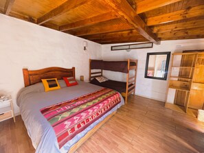 Desk, free WiFi, bed sheets - H7 - (Familiar) Triple / Cuádruple (San Pedro de Atacama)
