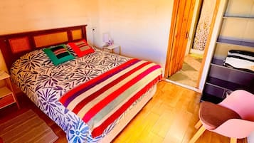 Escrivaninha, Wi-Fi de cortesia, roupa de cama