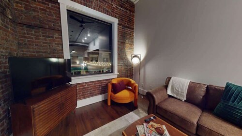 Panoramic Downtown 2-Bedroom