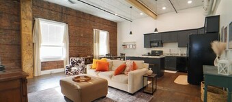 Upper Beauty: Vintage Downtown