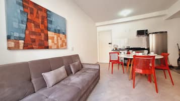 Apartamento | Área de estar | TV