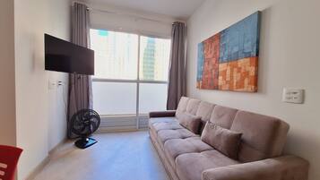 Apartment | Wohnbereich | Fernseher