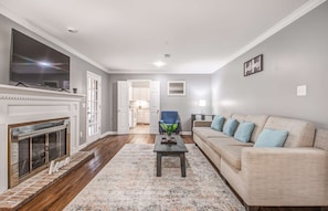 TV, offices - Cozy Patio, Mins to Downtown! Cordova Colonial (Memphis)