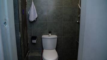 Håndklær, såpe og toalettpapir