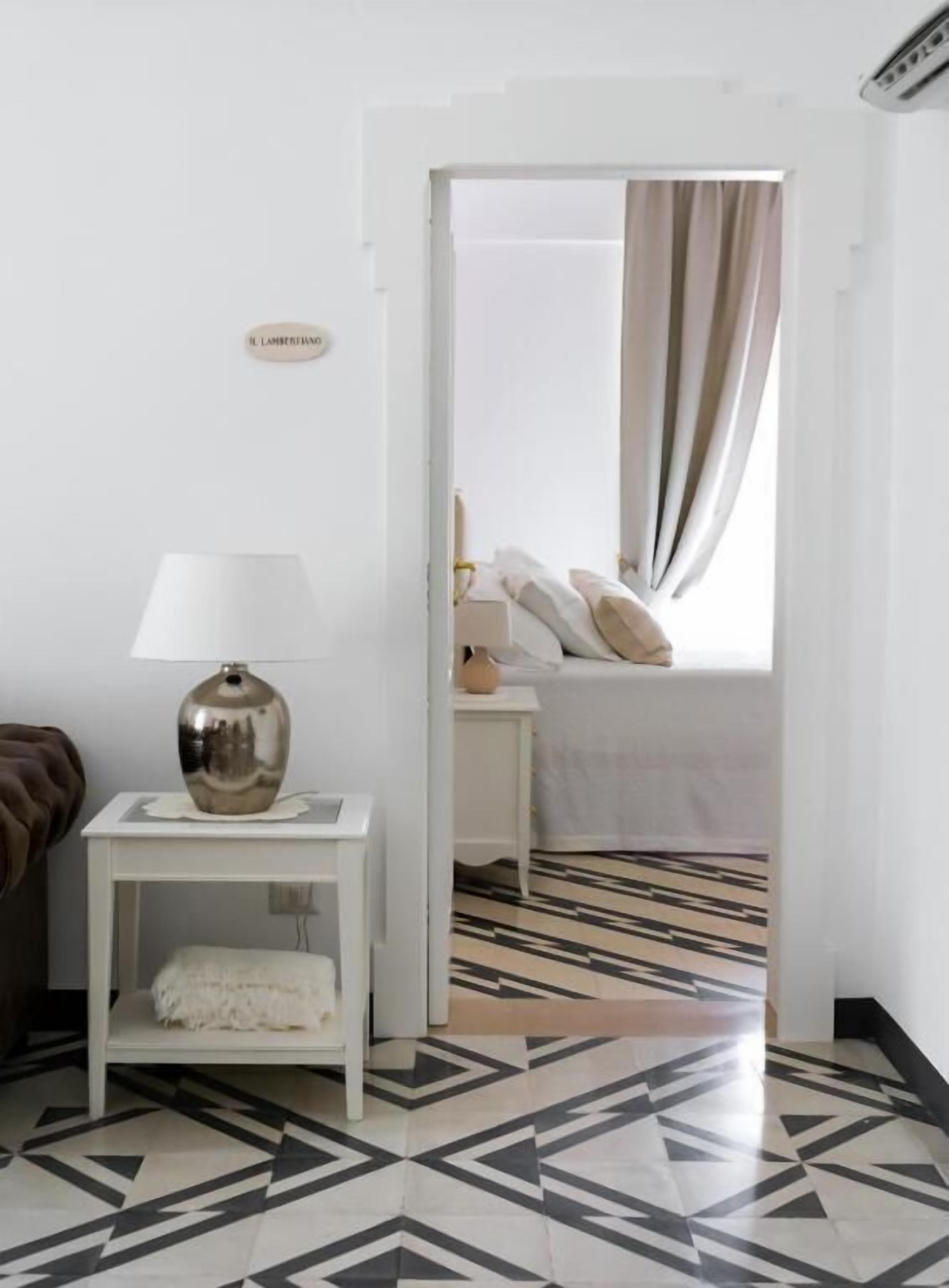 In-room safe, soundproofing, free WiFi